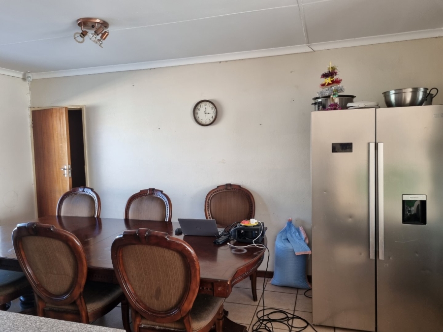 4 Bedroom Property for Sale in Pellissier Free State